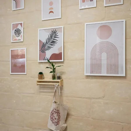 Charming In The 3 Cities *