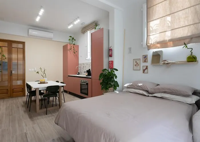 펜션 Charming In The 3 Cities